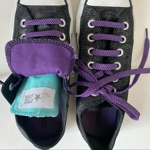 Black Converse Sneakers with metallic black finish and two sets of laces - Picture 10 of 16